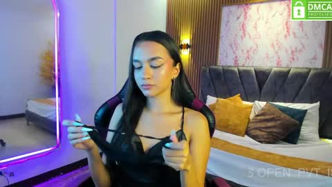 Snapshot of aisha_vex chatting on June 4, 2:45 pm Aisha online show from June 4, 2:45 pm