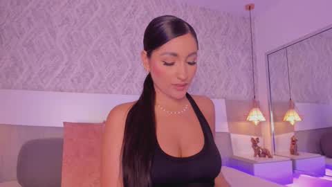 Aisha online show from November 18, 3:38 pm