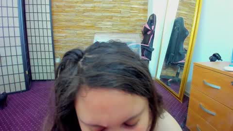 Aisha online show from December 19, 6:20 am