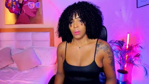 Snapshot of aitana_brown chatting on February 22, 3:21 pm Aitana Brown online show from February 22, 3:21 pm