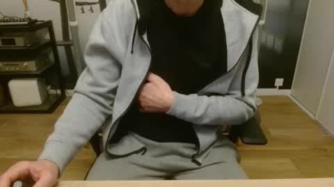 aixcited online show from March 8, 8:12 pm