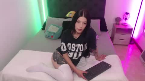 Snapshot of aizen_myo chatting on June 11, 6:22 am Aizen My- online show from June 11, 6:22 am