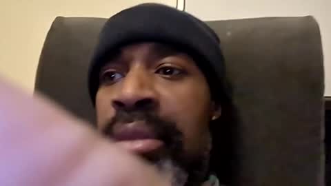 Snapshot of aj297914 chatting on February 16, 1:46 am aj297914 online show from February 16, 1:46 am