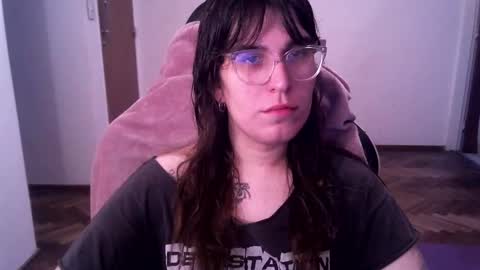 Snapshot of akamedolle chatting on November 15, 10:01 am Veronica Akame 3 online show from November 15, 10:01 am