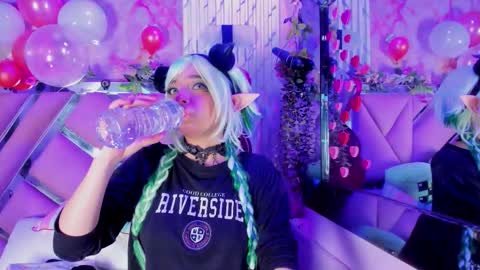 akane hikari  online show from February 13, 4:52 am