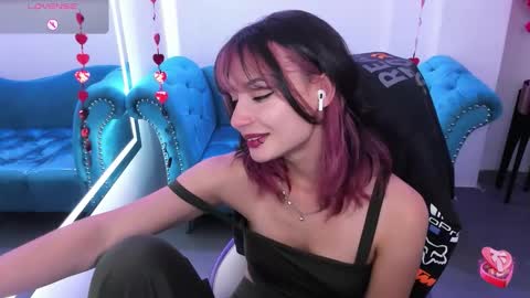 Azaka  online show from February 10, 1:15 pm