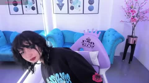 Azaka  online show from April 22, 12:39 pm