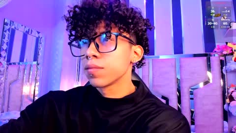 akazaboy online show from March 30, 4:57 am