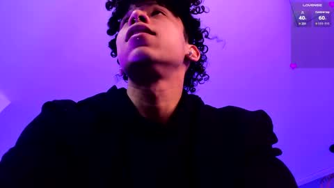 akazaboy online show from April 8, 4:45 am