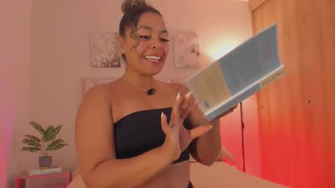 Snapshot of akendacurls2 chatting on December 3, 4:05 pm Akenda online show from December 3, 4:05 pm