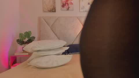 Snapshot of akendacurls2 chatting on April 29, 1:59 pm Akenda online show from April 29, 1:59 pm