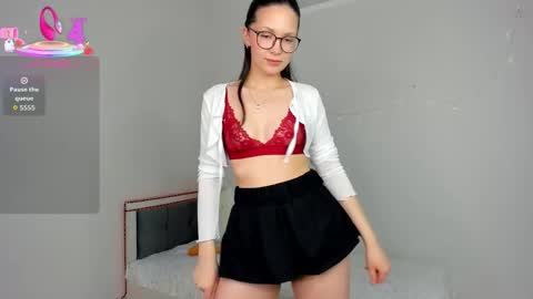 Snapshot of akino_hen chatting on February 10, 6:45 pm Kim online show from February 10, 6:45 pm