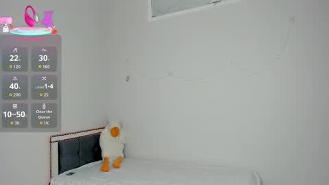 Snapshot of akino_hen chatting on February 11, 6:13 pm Kim online show from February 11, 6:13 pm