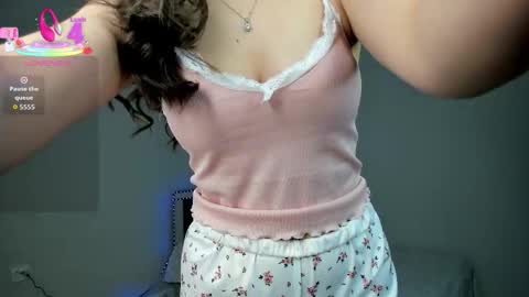 Snapshot of akino_hen chatting on February 15, 5:42 pm Kim online show from February 15, 5:42 pm