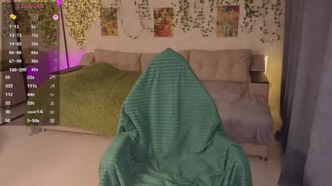 Aki online show from October 31, 1:23 pm