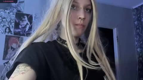 Snapshot of akira_ivyy chatting on September 13, 7:24 pm Akira online show from September 13, 7:24 pm