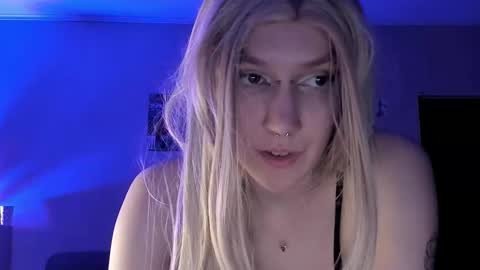 Snapshot of akira_ivyy chatting on March 3, 7:09 pm Akira online show from March 3, 7:09 pm