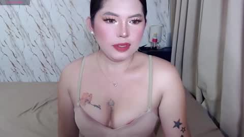 akiragirl_ online show from June 4, 9:10 pm