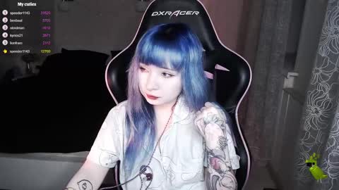 akirahartyx online show from March 12, 3:29 pm