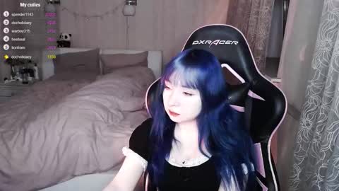 akirahartyx online show from March 12, 4:46 pm