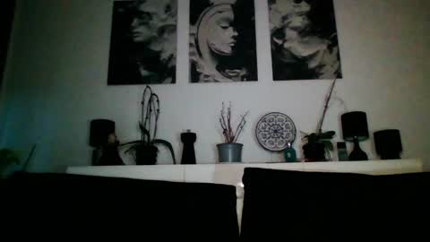 Snapshot of akiramihaela chatting on May 25, 6:03 pm MIHAELA online show from May 25, 6:03 pm