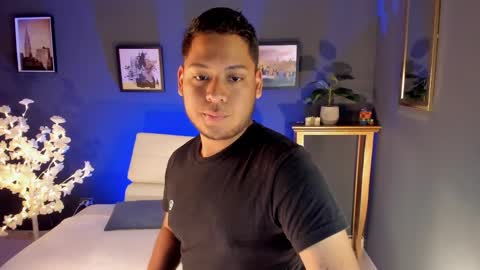 Akoon online show from April 4, 1:19 pm