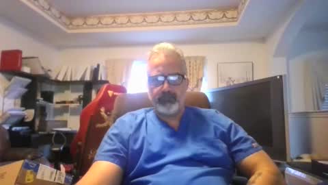 Snapshot of aladdin31673 chatting on February 12, 11:44 pm aladdin31673 online show from February 12, 11:44 pm