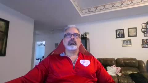 aladdin31673 online show from April 23, 12:12 am