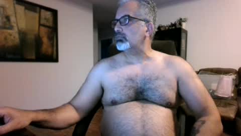 Snapshot of aladdin31673 chatting on June 24, 1:37 am aladdin31673 online show from June 24, 1:37 am