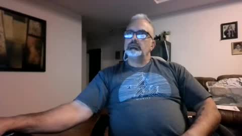 Snapshot of aladdin31673 chatting on July 14, 3:22 am aladdin31673 online show from July 14, 3:22 am