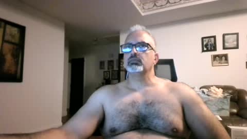 Snapshot of aladdin31673 chatting on July 20, 2:15 am aladdin31673 online show from July 20, 2:15 am