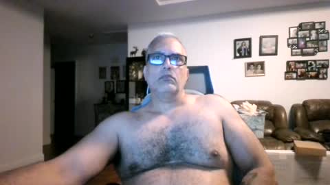 Snapshot of aladdin31673 chatting on July 22, 3:31 am aladdin31673 online show from July 22, 3:31 am