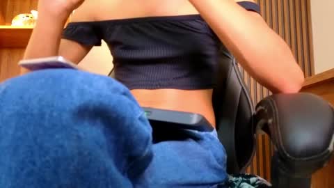Snapshot of alahia__rodriguez chatting on April 21, 7:50 pm Alahia Rodriguez online show from April 21, 7:50 pm
