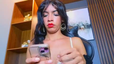 Snapshot of alahia__rodriguez chatting on May 4, 7:54 pm Alahia Rodriguez online show from May 4, 7:54 pm