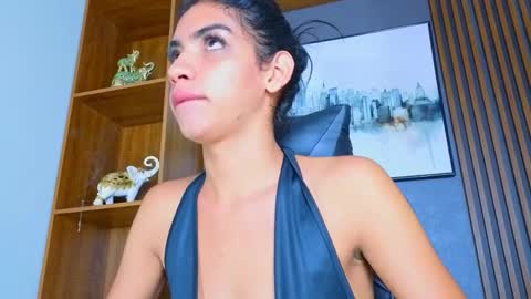 Snapshot of alahia__rodriguez chatting on May 19, 5:19 pm Alahia Rodriguez online show from May 19, 5:19 pm