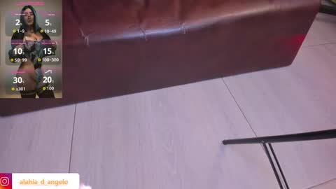 Snapshot of alahia_dangelo_ chatting on April 18, 7:07 pm ALAHIA online show from April 18, 7:07 pm