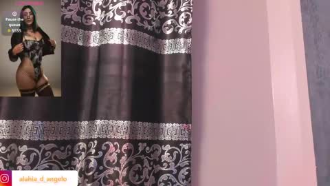 Snapshot of alahia_dangelo_ chatting on April 30, 8:57 pm ALAHIA online show from April 30, 8:57 pm