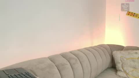 Snapshot of alahiacolucci chatting on June 3, 12:41 pm alahiacolucci online show from June 3, 12:41 pm