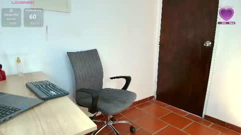 Snapshot of alahiacolucci chatting on June 29, 8:09 pm alahiacolucci online show from June 29, 8:09 pm