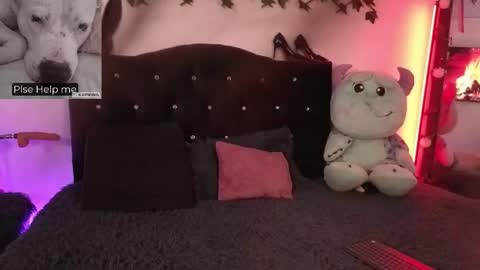 Alaia online show from December 1, 2:27 am