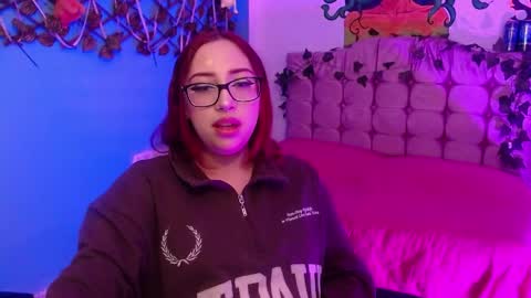 Snapshot of alaia_rossetti chatting on April 22, 12:57 am alaia online show from April 22, 12:57 am