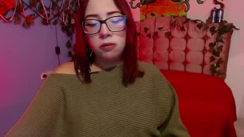 Snapshot of alaia_rossetti chatting on May 6, 4:41 am alaia online show from May 6, 4:41 am