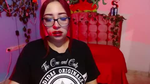 Snapshot of alaia_rossetti chatting on May 9, 9:09 pm alaia online show from May 9, 9:09 pm