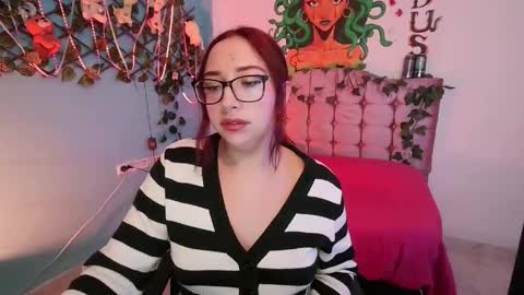 Snapshot of alaia_rossetti chatting on June 1, 5:09 am alaia online show from June 1, 5:09 am