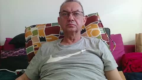 Snapshot of alain5159 chatting on April 7, 8:15 am alain5159 online show from April 7, 8:15 am