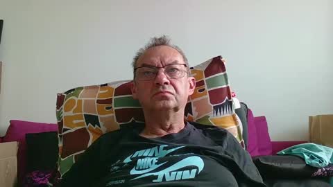 Snapshot of alain5159 chatting on May 2, 9:03 am alain5159 online show from May 2, 9:03 am