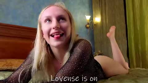 Snapshot of alainejomes chatting on April 25, 2:14 pm VETTA online show from April 25, 2:14 pm