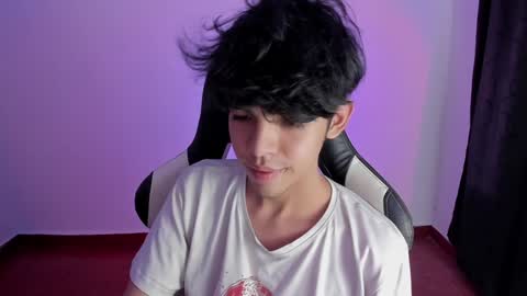 Snapshot of alan18n chatting on December 3, 2:49 pm alan18n online show from December 3, 2:49 pm