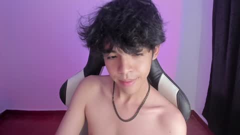 Snapshot of alan18n chatting on December 21, 1:58 am alan18n online show from December 21, 1:58 am