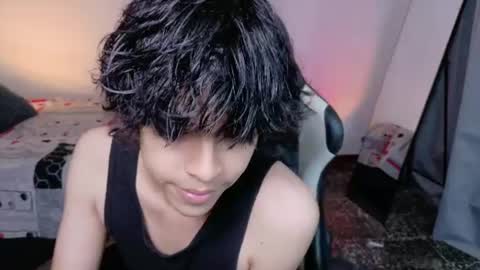 Snapshot of alan18n chatting on June 21, 4:59 am alan18n online show from June 21, 4:59 am